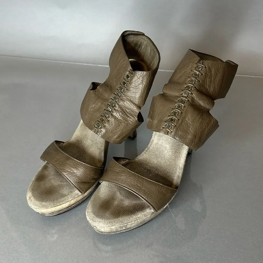 Calleen Cordero x Cordero Platform Leather Heels – Size 9 (A-1512)